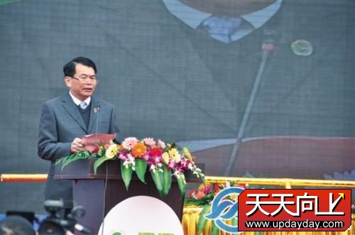 海峡两岸中小企业联合促进会主席吕双辉在开幕式上致辞。